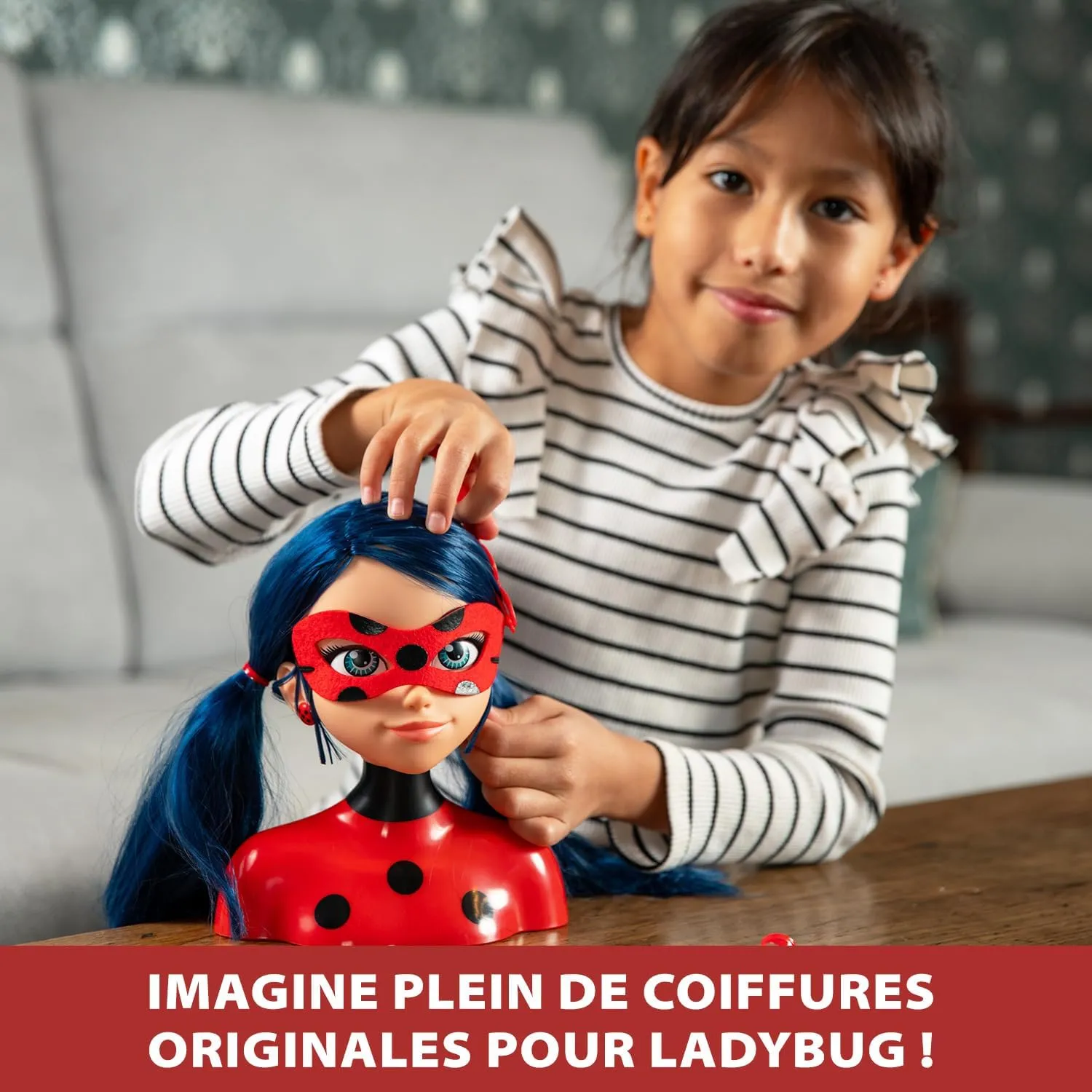 Bandai Miraculous Ladybug Miraculous Deluxe 21 cm Comb Head Marinette   30 Accessories P50247