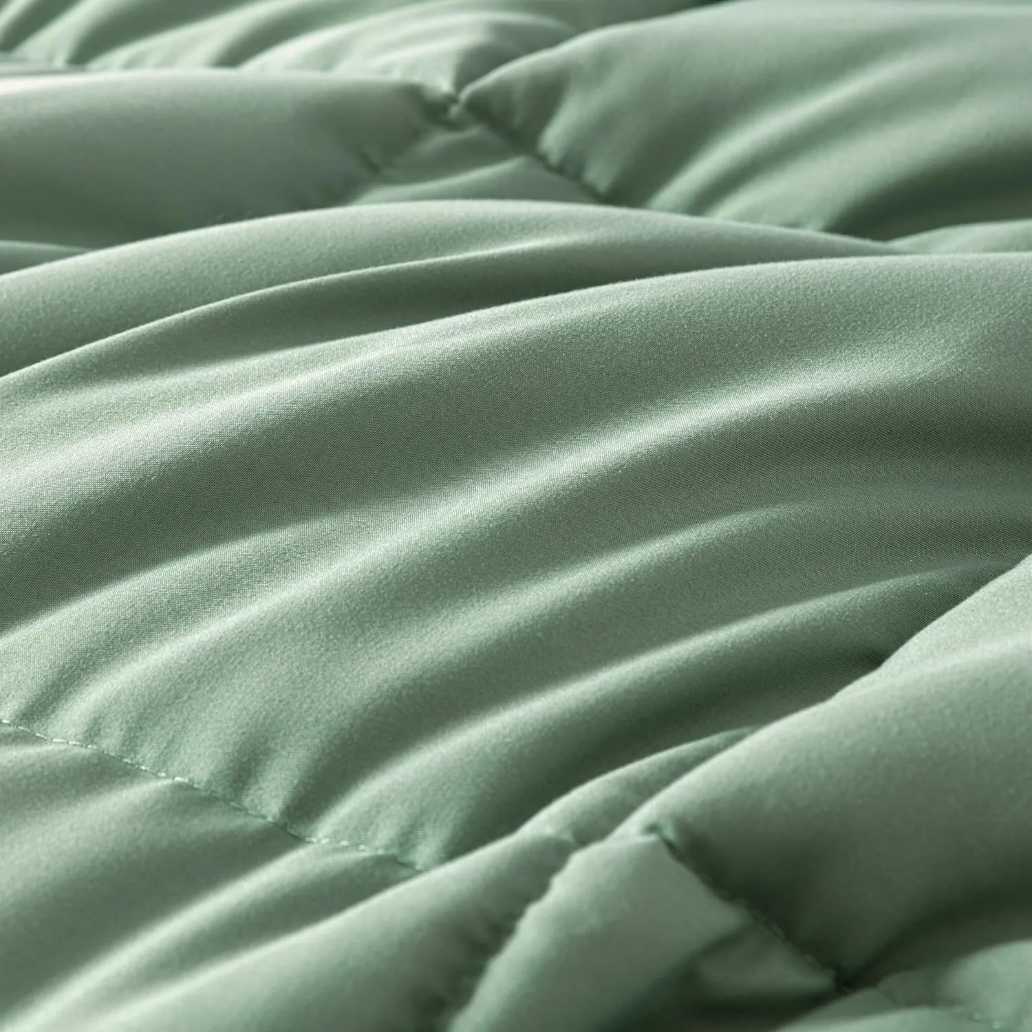Chezmoi Collection 3-Piece Sage Green Comforter Set Queen Size - 110GSM Peach Skin Microfiber Polyester All Season Down Alternative Comforter Set