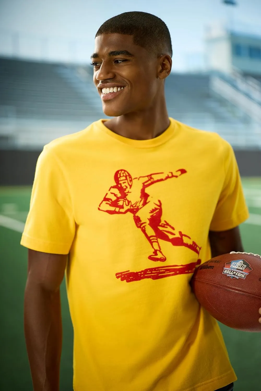 Haggar Pro Football Hall of Fame Short Sleeve Vintage Player Graphic Tee