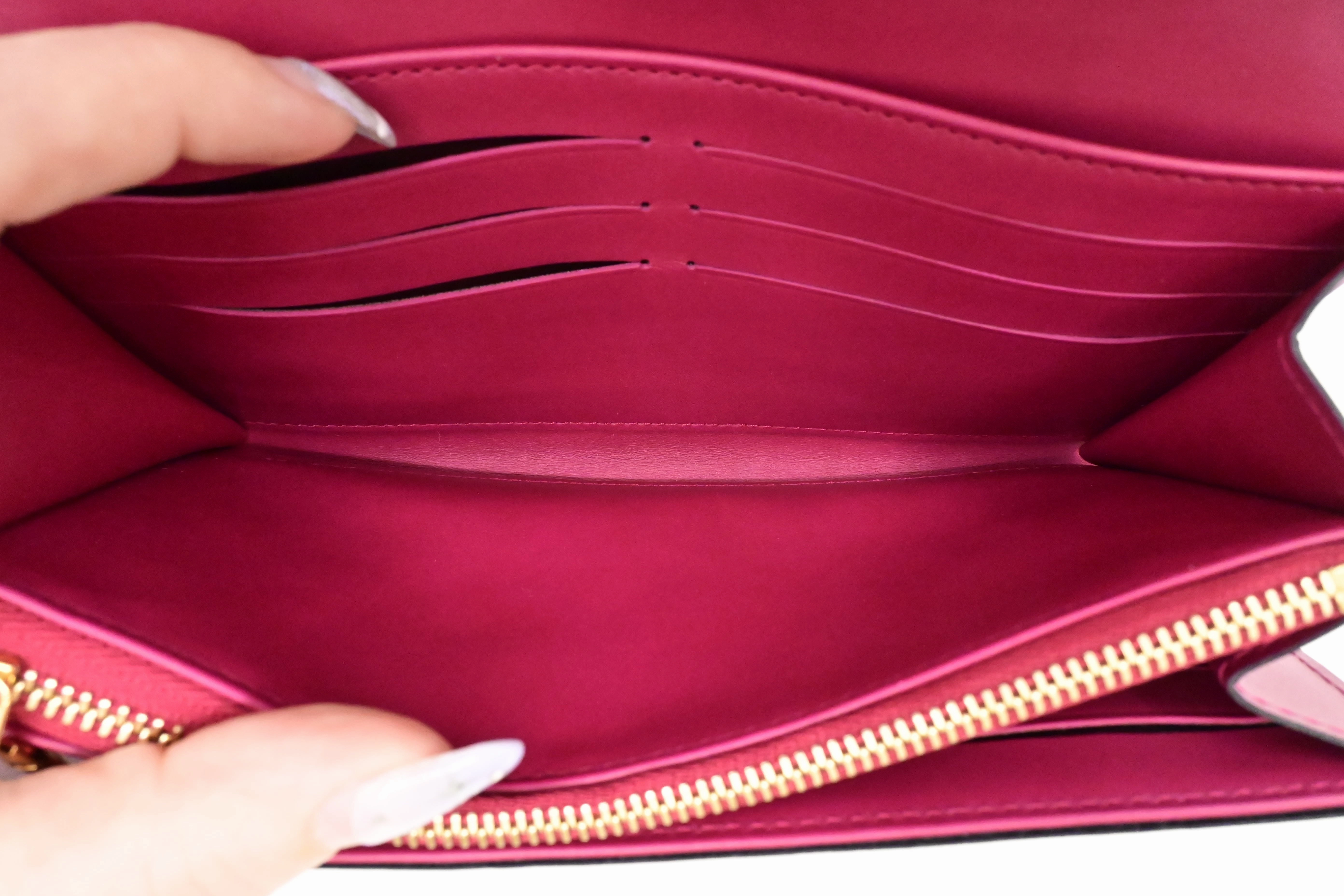 Louis Vuitton Wallet on Chain in Rose Pop Vernis Leather