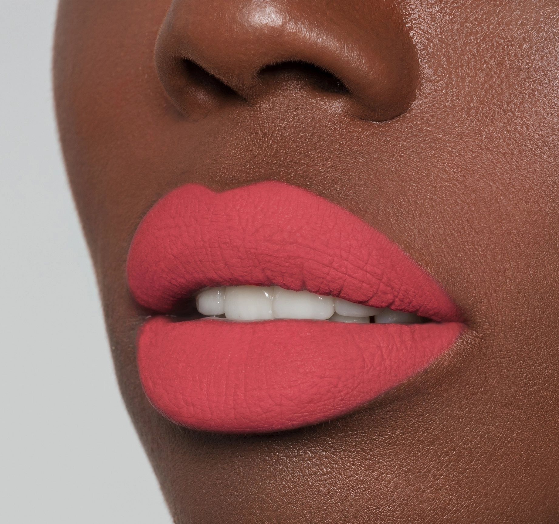 MATTE LIQUID LIPSTICK - SUSPECT