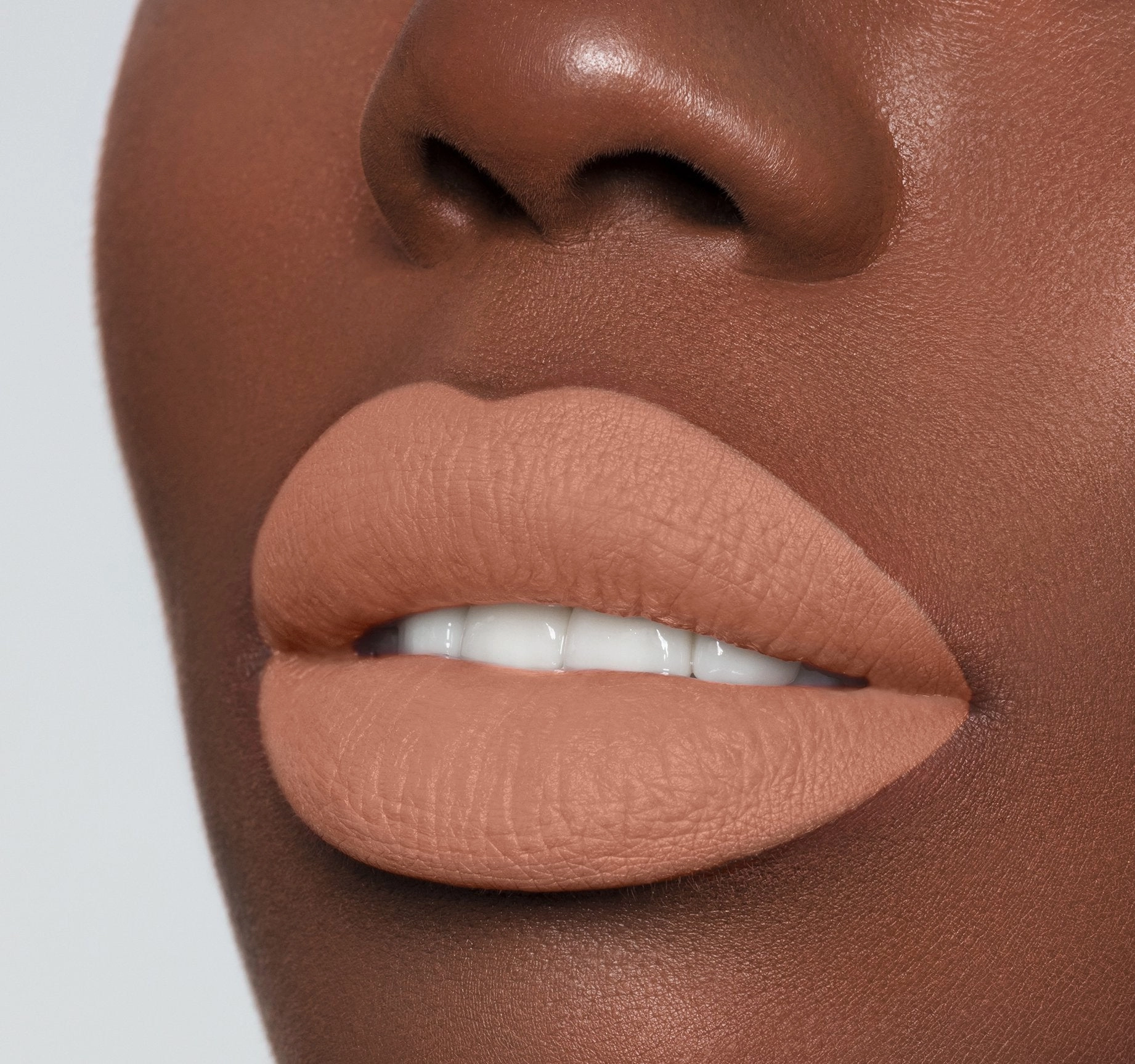 MEGA MATTE LIPSTICK - COMMIT