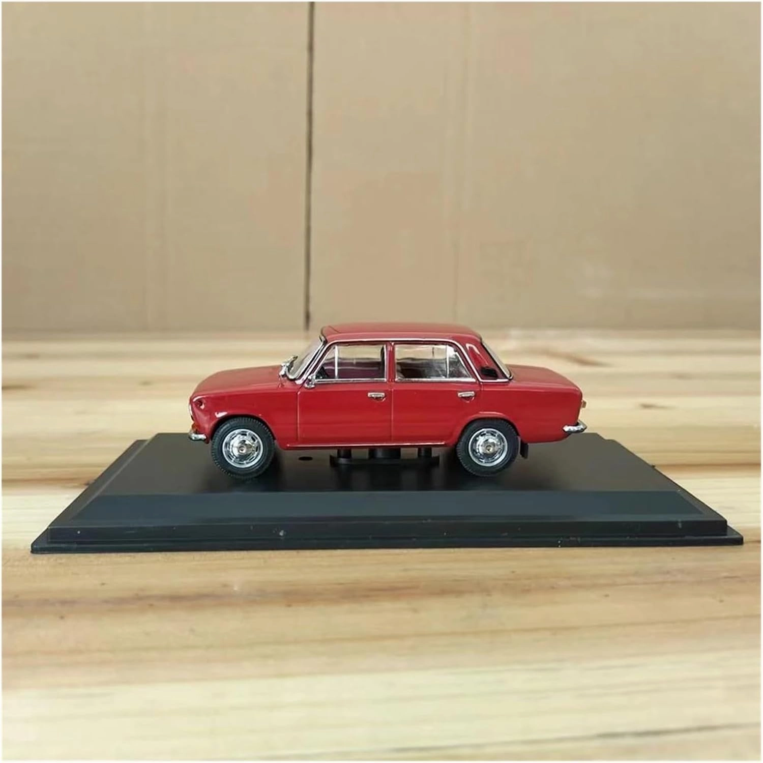 Metal Die Cast Toy Cars Die-cast 1:43 for Ba3 Lada 2101 Retro Alloy Car Model Collection Display Home Decoration Metal Ornaments for Home Or Office Décor(Red)