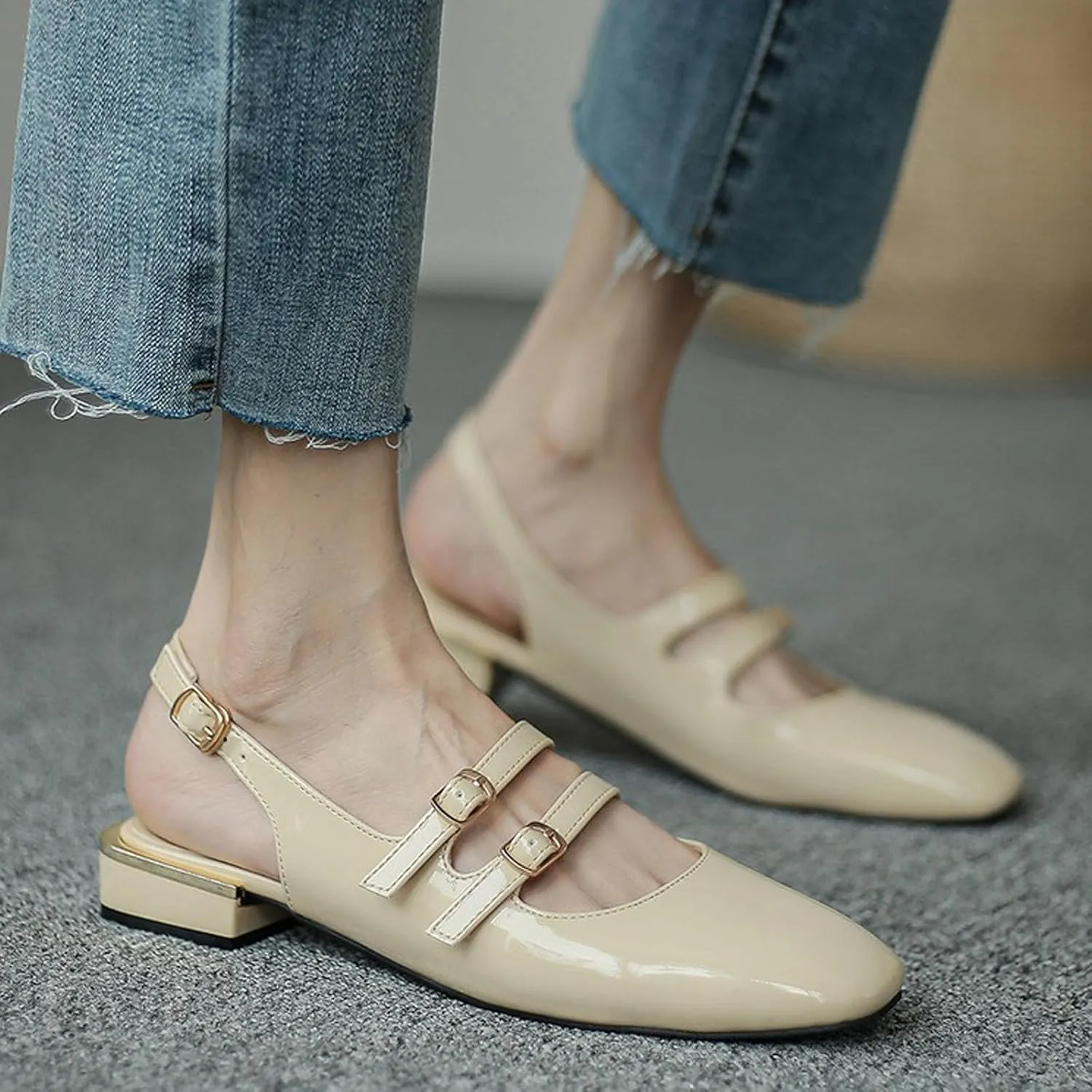 Women's Patent Leather Low Block Heel Mary Jane Sandals with Adjustable Ankle Straps Closed Square Toe Slingback Chunky Heel Pumps for Daily Work Prom Evening Dating