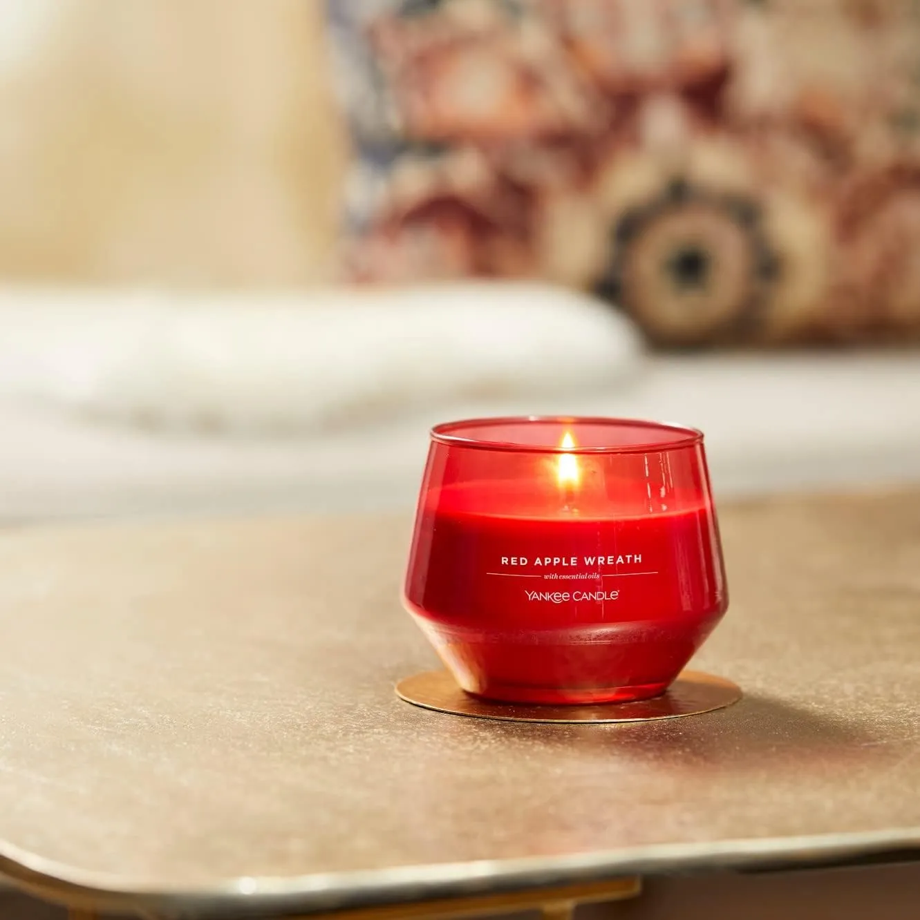 Yankee Candle Studio Medium Candle, Red Apple Wreath, 10 oz: Long-Lasting, Essential-Oil Scented Soy Wax Blend Candle | 40-65 Hours of Burning Time